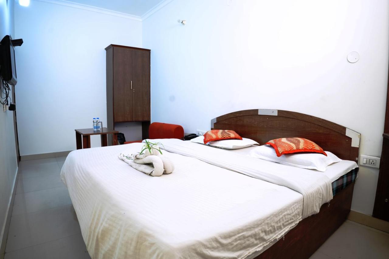 Hotel Holiday Comfort Amritsar Ngoại thất bức ảnh