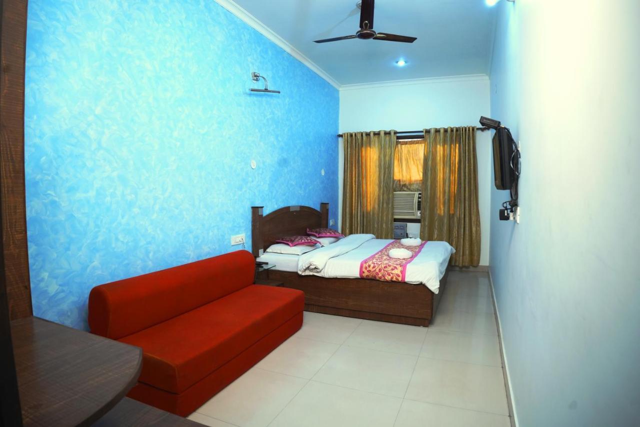 Hotel Holiday Comfort Amritsar Ngoại thất bức ảnh