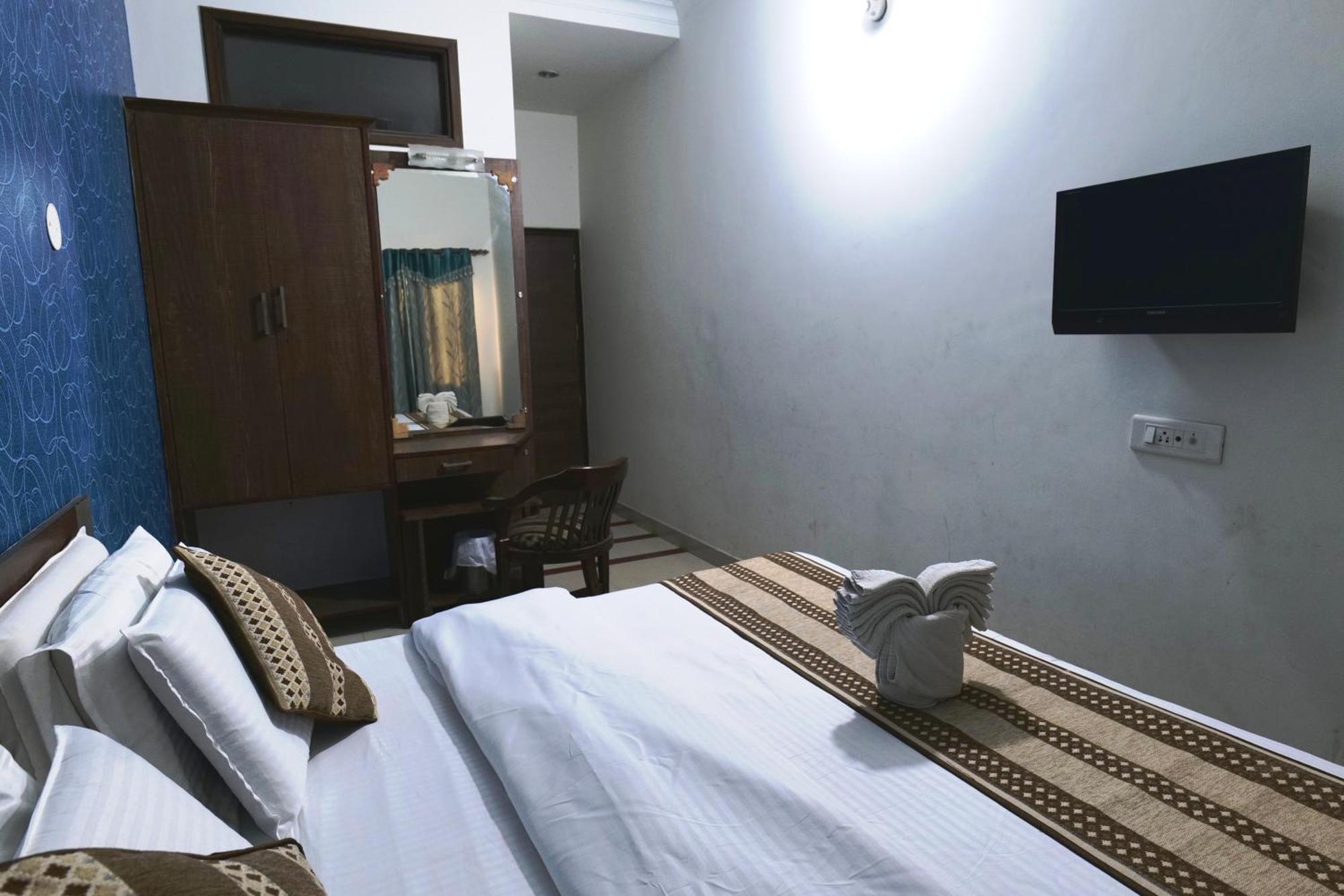 Hotel Holiday Comfort Amritsar Ngoại thất bức ảnh