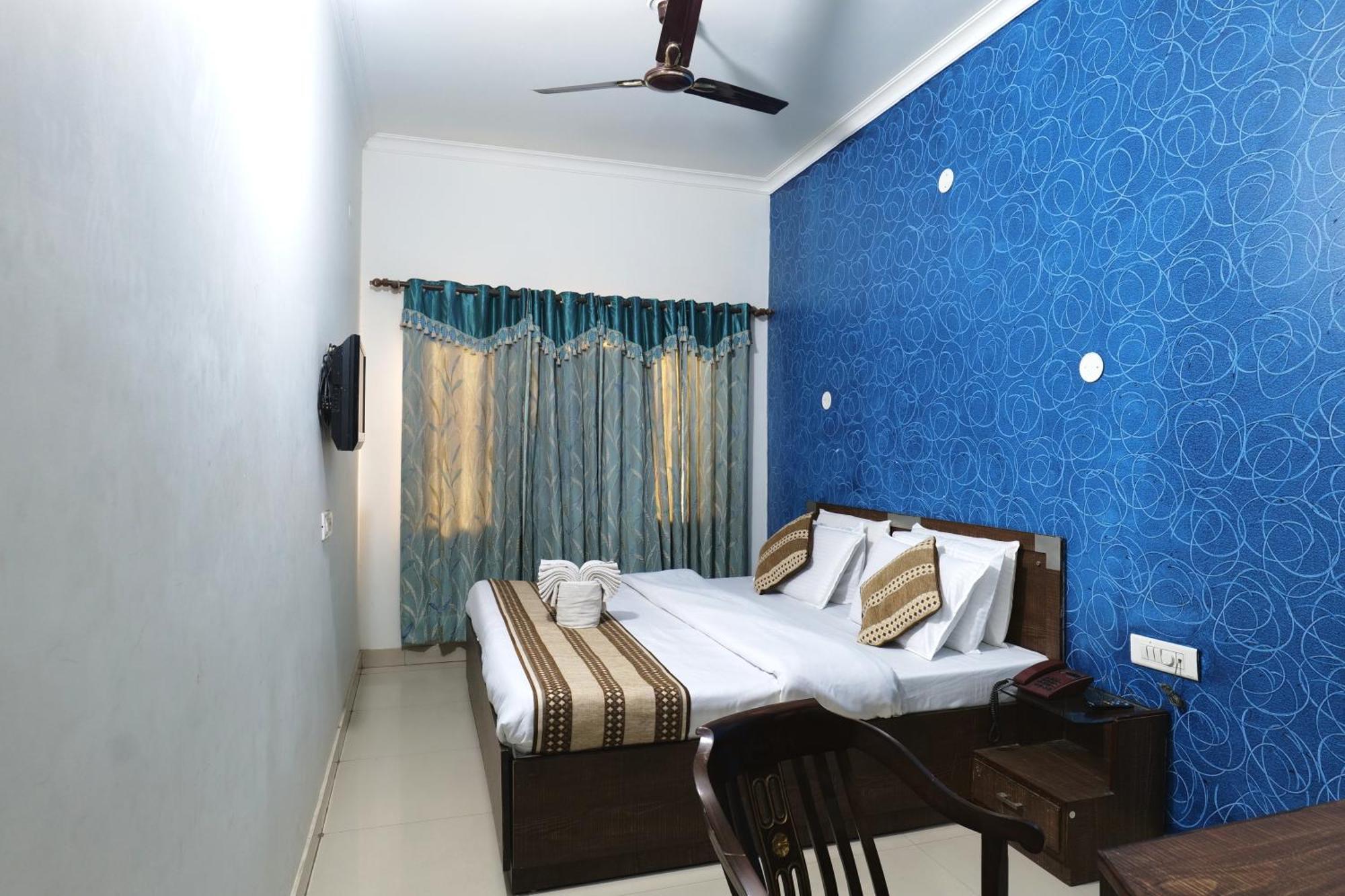 Hotel Holiday Comfort Amritsar Ngoại thất bức ảnh