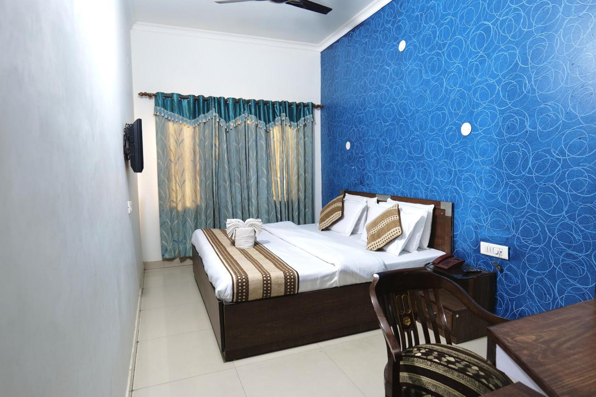 Hotel Holiday Comfort Amritsar Ngoại thất bức ảnh