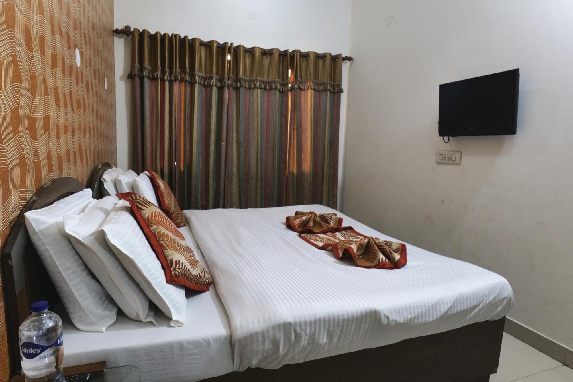 Hotel Holiday Comfort Amritsar Ngoại thất bức ảnh