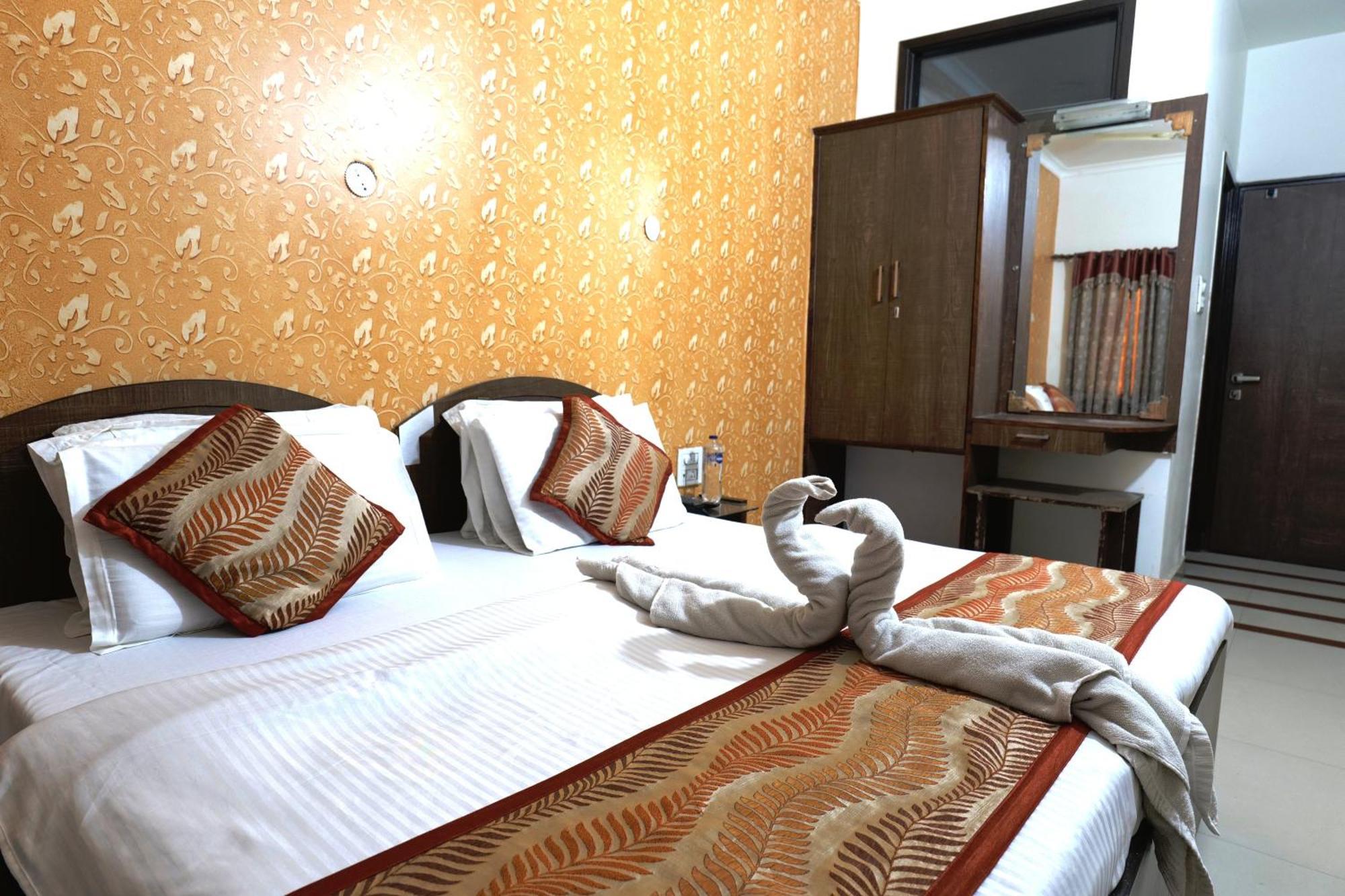 Hotel Holiday Comfort Amritsar Ngoại thất bức ảnh