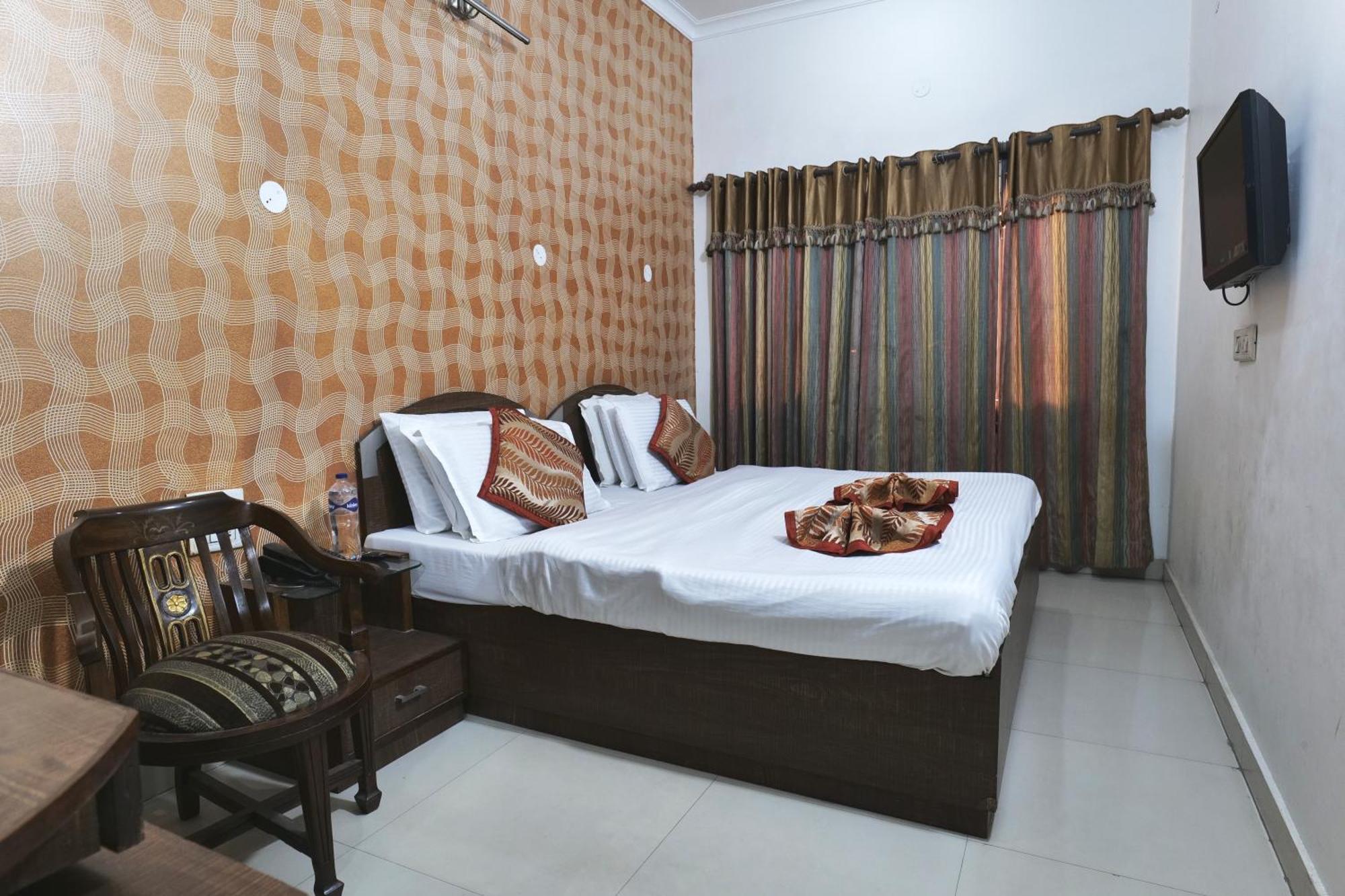 Hotel Holiday Comfort Amritsar Ngoại thất bức ảnh