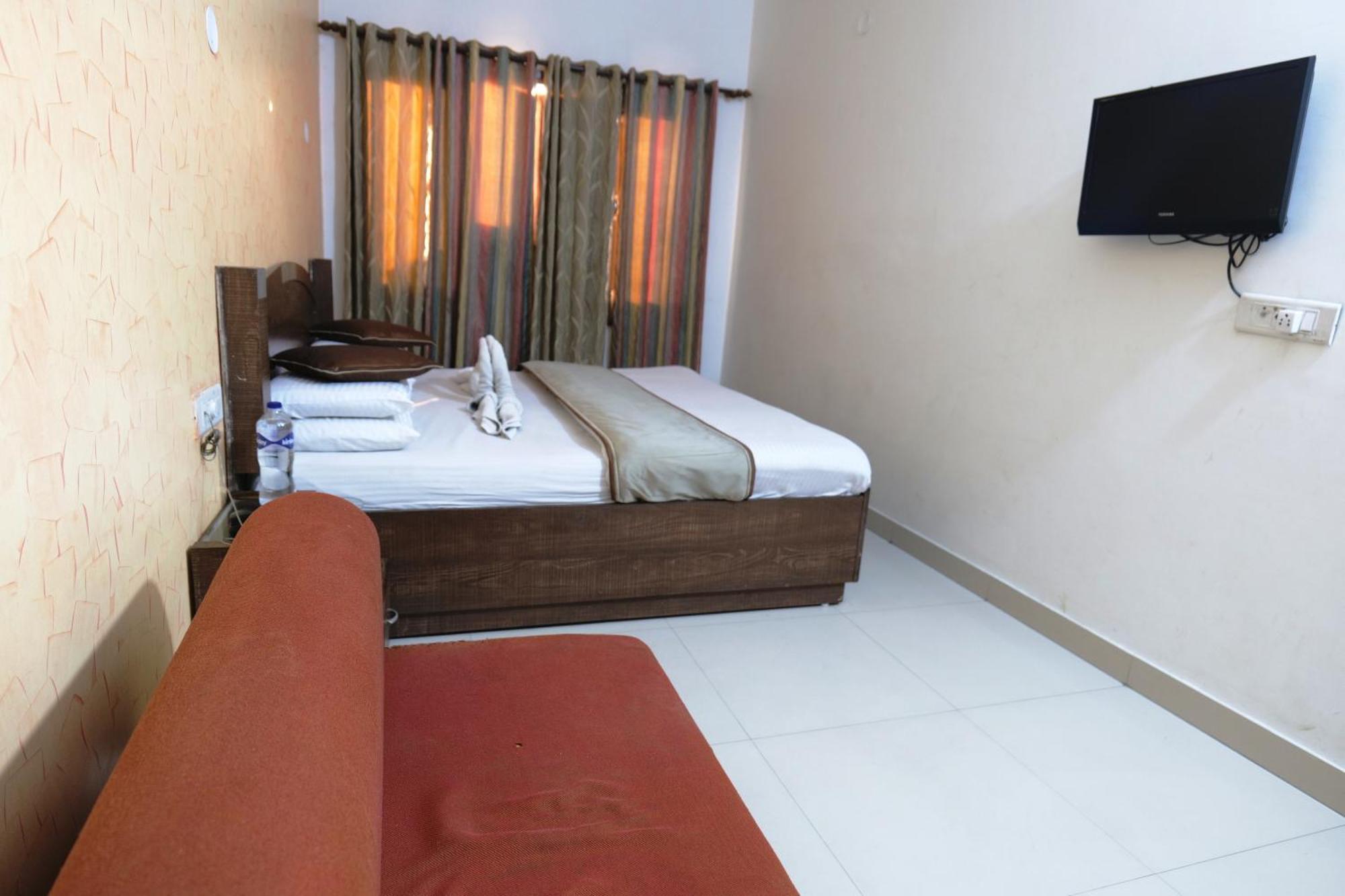 Hotel Holiday Comfort Amritsar Ngoại thất bức ảnh