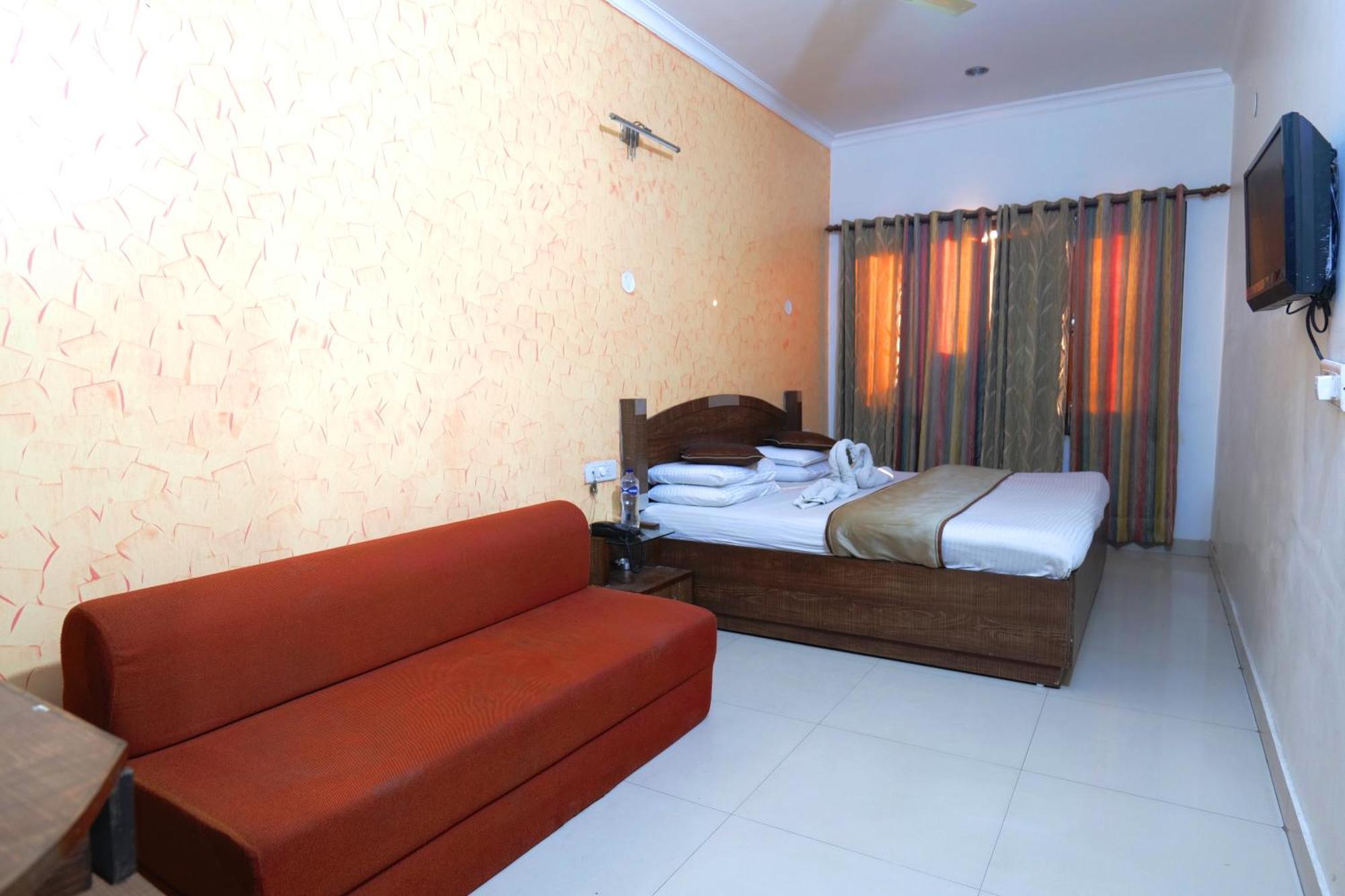 Hotel Holiday Comfort Amritsar Ngoại thất bức ảnh