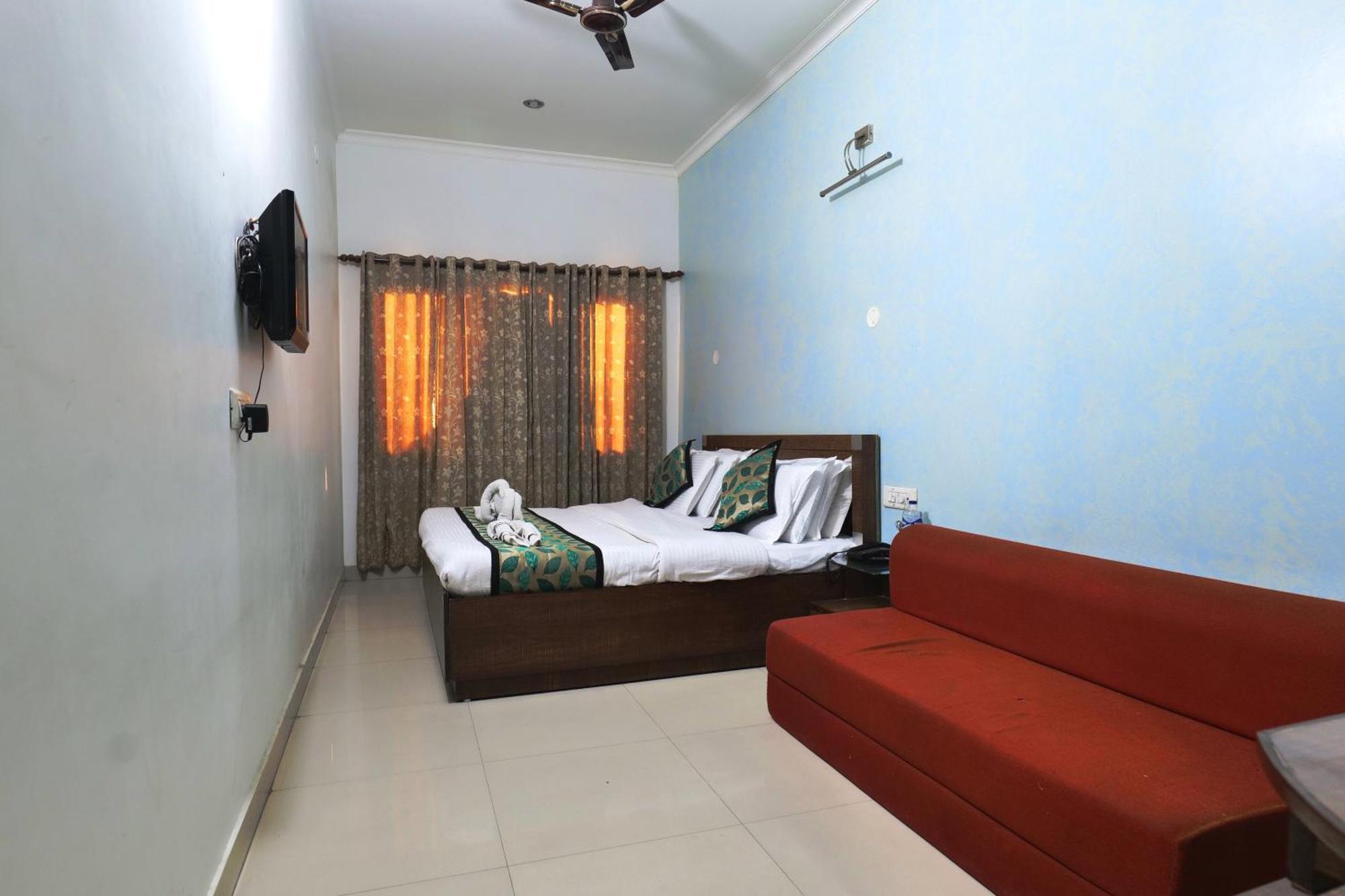 Hotel Holiday Comfort Amritsar Ngoại thất bức ảnh