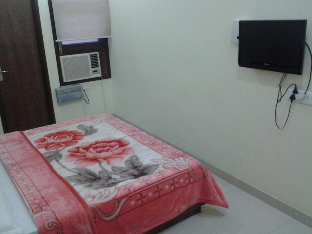 Hotel Holiday Comfort Amritsar Ngoại thất bức ảnh
