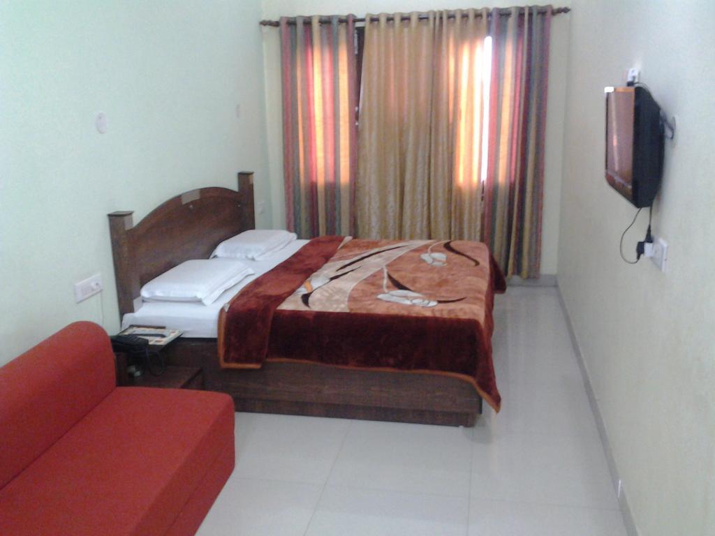 Hotel Holiday Comfort Amritsar Ngoại thất bức ảnh