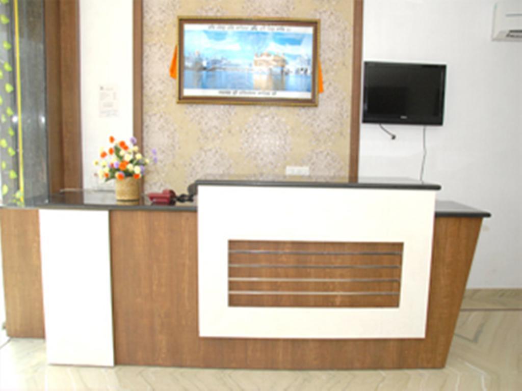 Hotel Holiday Comfort Amritsar Ngoại thất bức ảnh