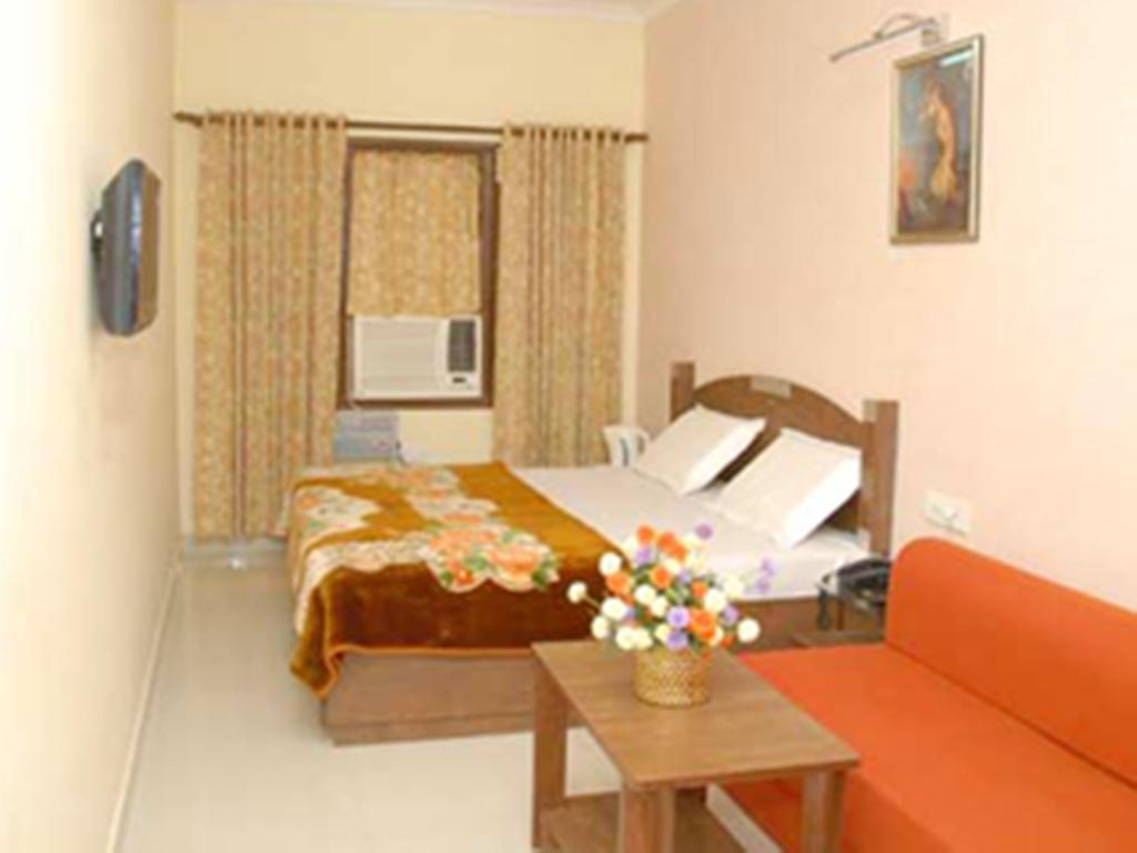 Hotel Holiday Comfort Amritsar Ngoại thất bức ảnh